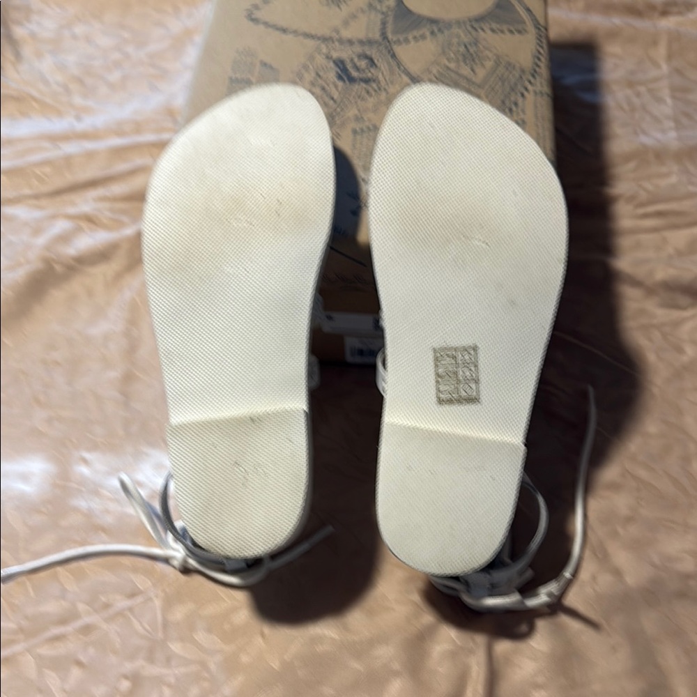 Free People White Sandals Size 7 - Picture 8 of 8